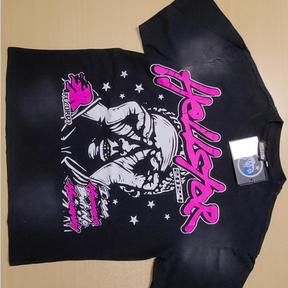 Hollister Black and Pink Graphic Tee Short Sleeve